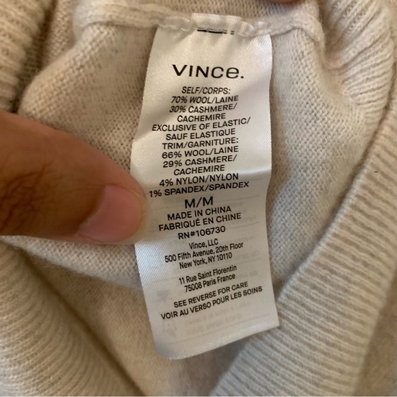 Vince Cashmere & Wool Sweaters Easy Fit Crewneck Light Beige EUC Size - M - Picture 9 of 11